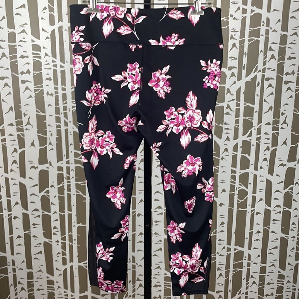 Black & Hot Pink Floral Print 7/8 Mesh Insert Leggings sz L - Picture 5 of 13